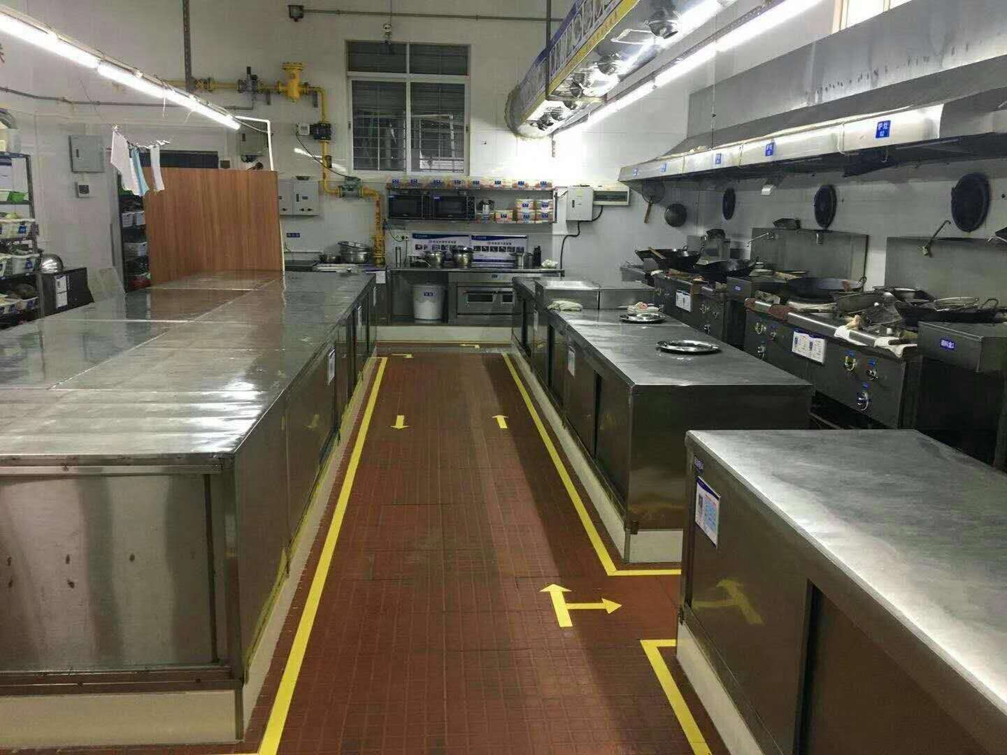 為什么都使用不銹鋼廚具？